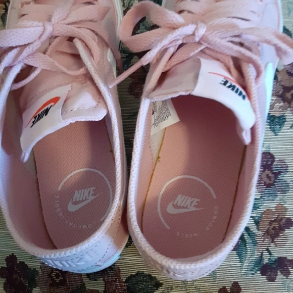 Nike canvas sneaker pink size 9 - Picture 5 of 9